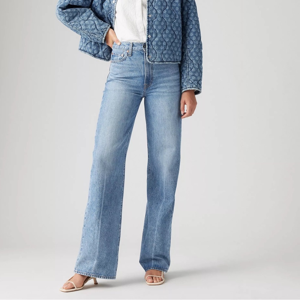 Levi’s Women’s Ribcage Wide Leg Jeans High Rise Medium Wash W27 L32 Premium